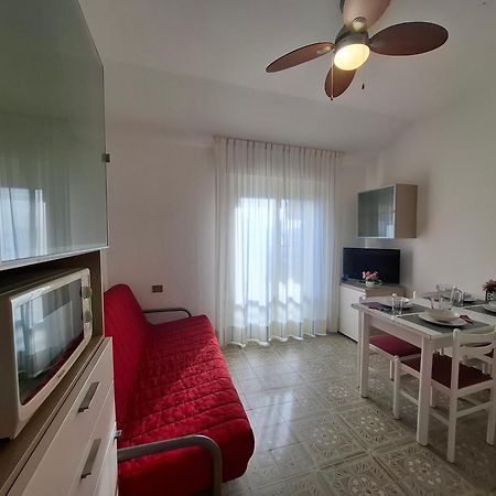 Residence Zenith Caorle Bagian luar foto
