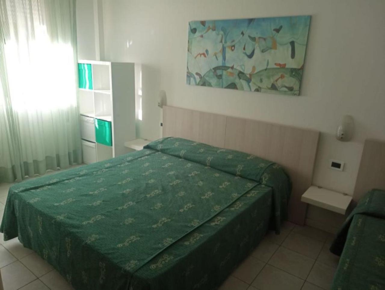 Residence Zenith Caorle Bagian luar foto