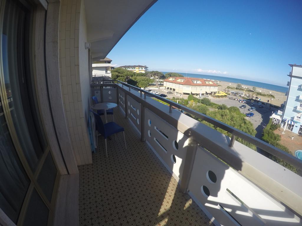 Residence Zenith Caorle Bagian luar foto