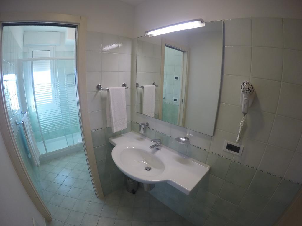 Residence Zenith Caorle Bagian luar foto